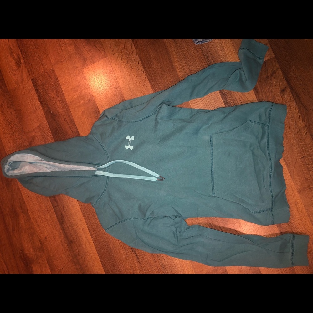 Women’s Medium Under Armour Hoodie